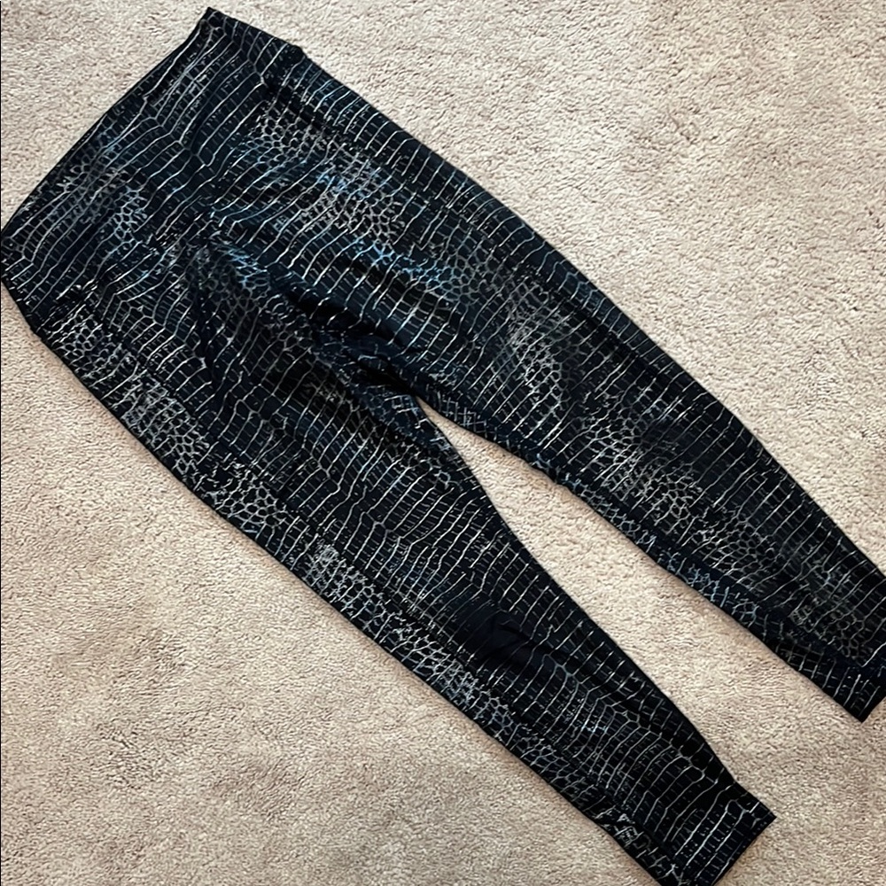 PINK Black Crocodile Print Leggings